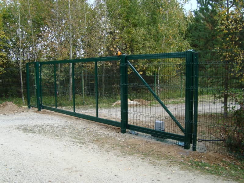 Сетчатый забор DoorHan в Сочи с установкой